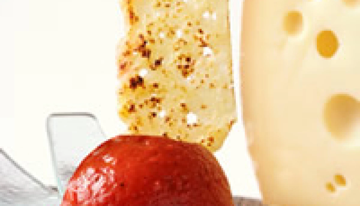 glace à la tomate et chips de gruyère