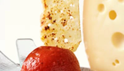 glace à la tomate et chips de gruyère