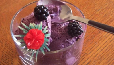 GLACE aux mûres ( sans sorbetière)