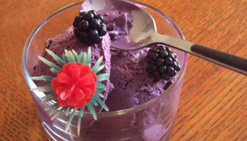 GLACE aux mûres ( sans sorbetière)