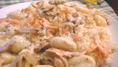 Gnocchis au saumon et aux champignons