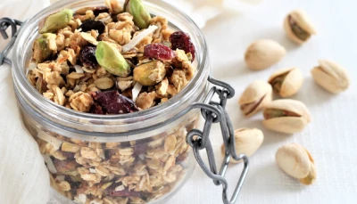 Granola - pistaches, cranberries, coco