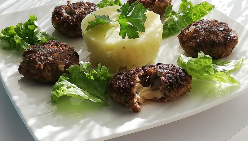 Köfte à la mozarrella et purée maison