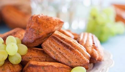 Madeleines au chorizo et pesto Rosso