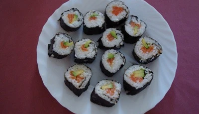 maki saumon, concombre & avocats ( simplissime!!)