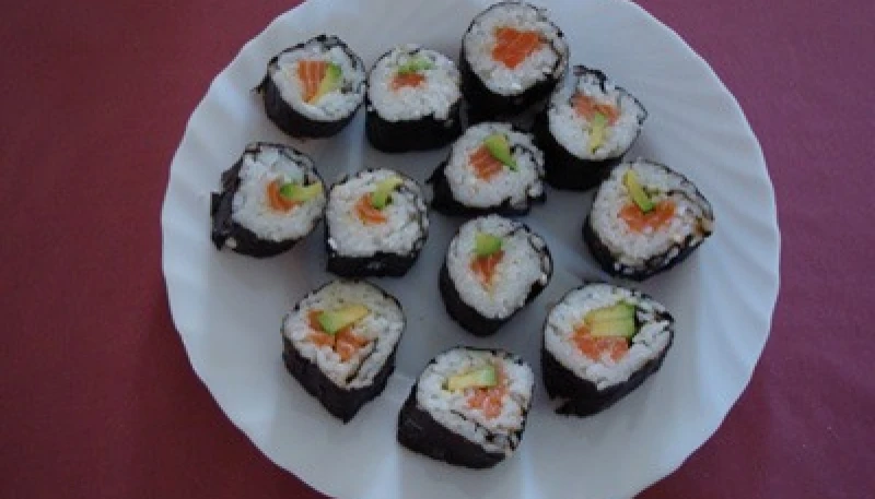 maki saumon, concombre & avocats ( simplissime!!)