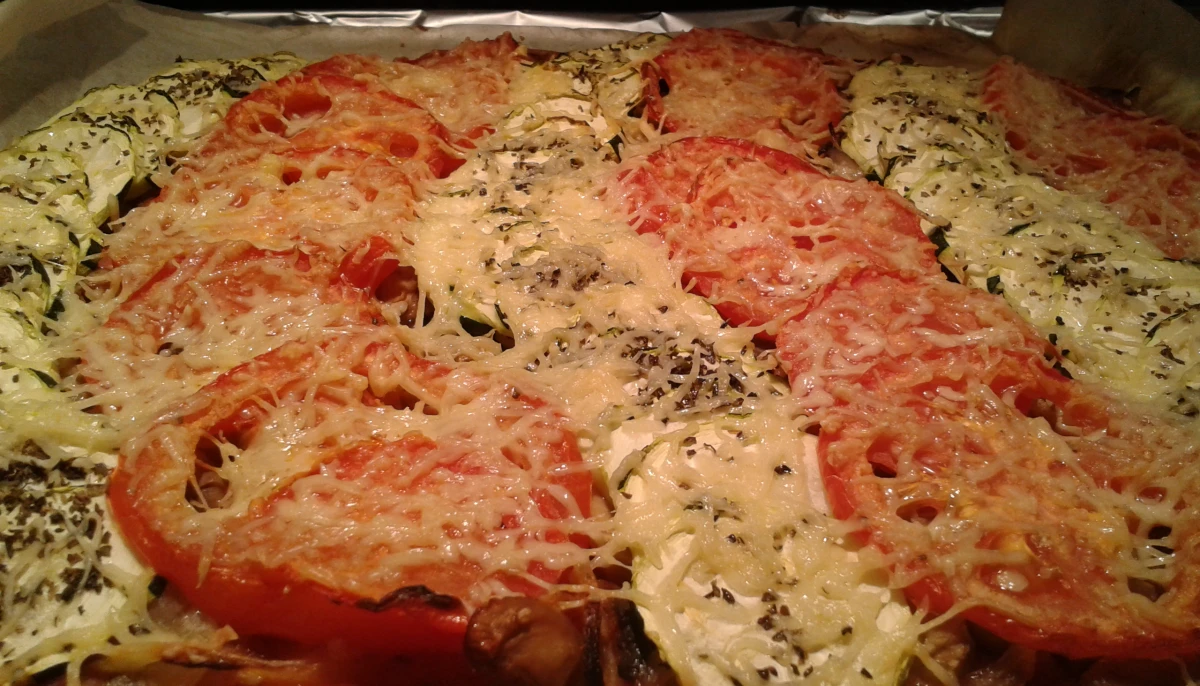 Méga pizza tomates et courgette