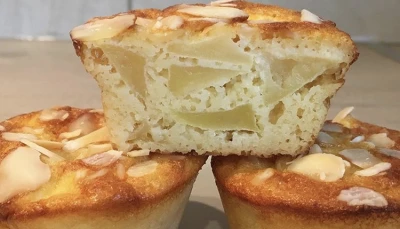 Minis gâteaux de semoule poires-amandes effilées