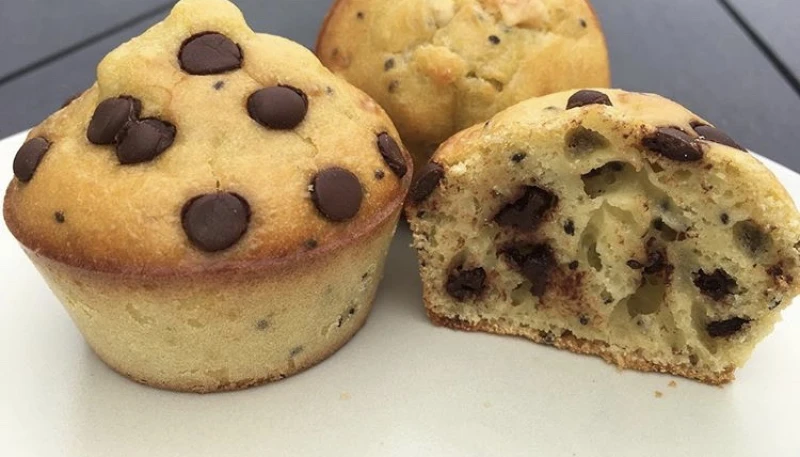 Minis muffins kiwi-pépites de chocolat