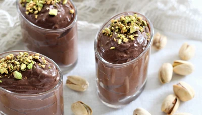 Mousse au chocolat vegan aux pistaches