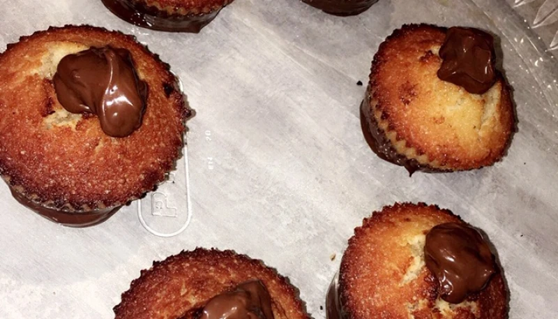 Muffins à la noix de coco avec touche de chocolat
