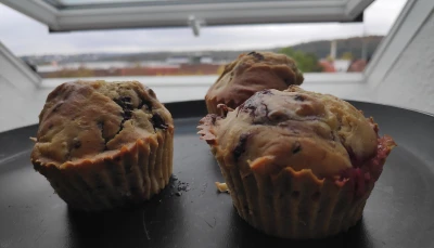 muffins banane, framboises et chocolat blanc