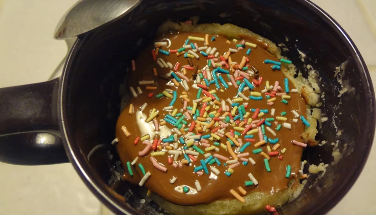 Mug cake financier coeur chocolat blanc