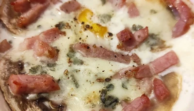 Oeuf cocotte au roquefort