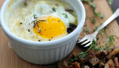 Oeufs cocottes aux saveurs du Sud