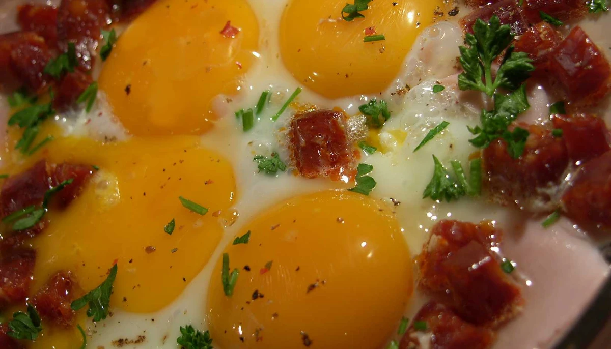 Oeufs frits au chorizo