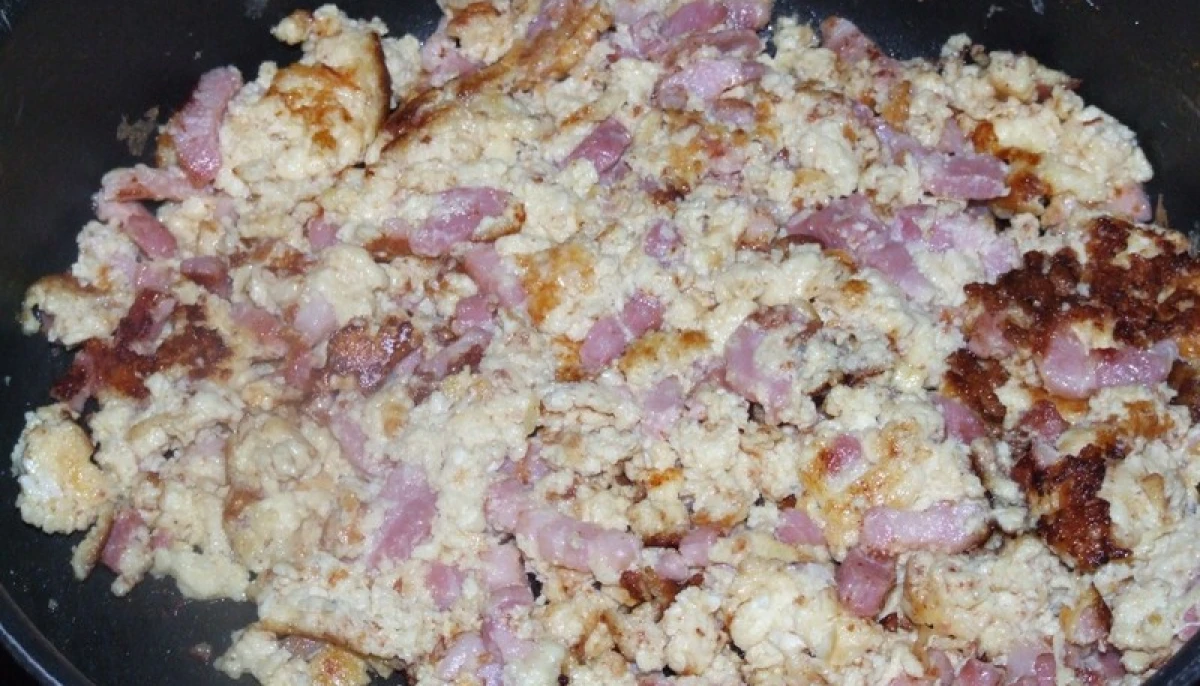 Omelette aux lardons et au gruyère