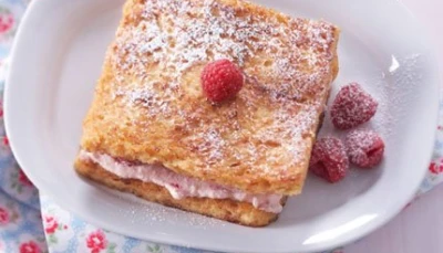Pain perdu à la crème de framboise