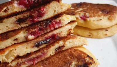 Pancakes fourrés framboises et chocolat