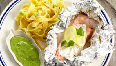 Papillotes de saumon au miel, curry et gingembre