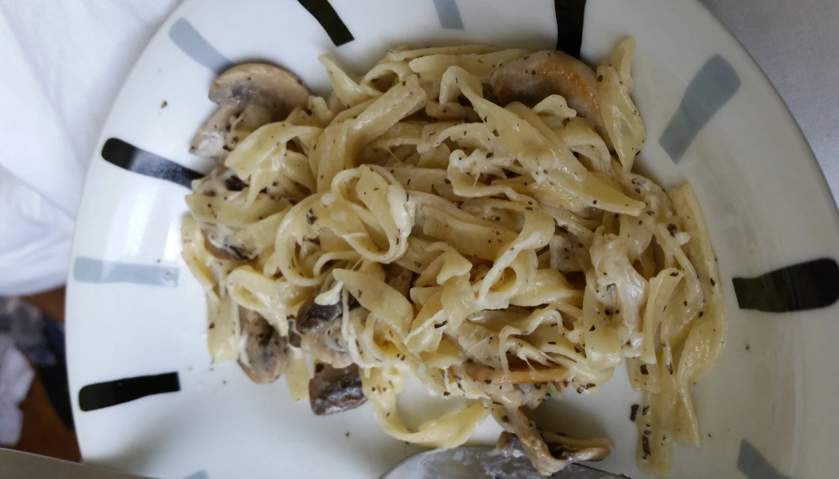 Pâtes sauce crémeuse aux champignons
