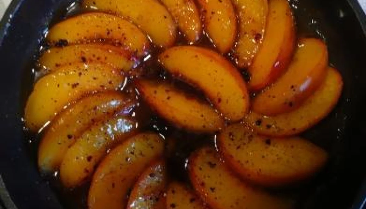 Pêches à la cannelle