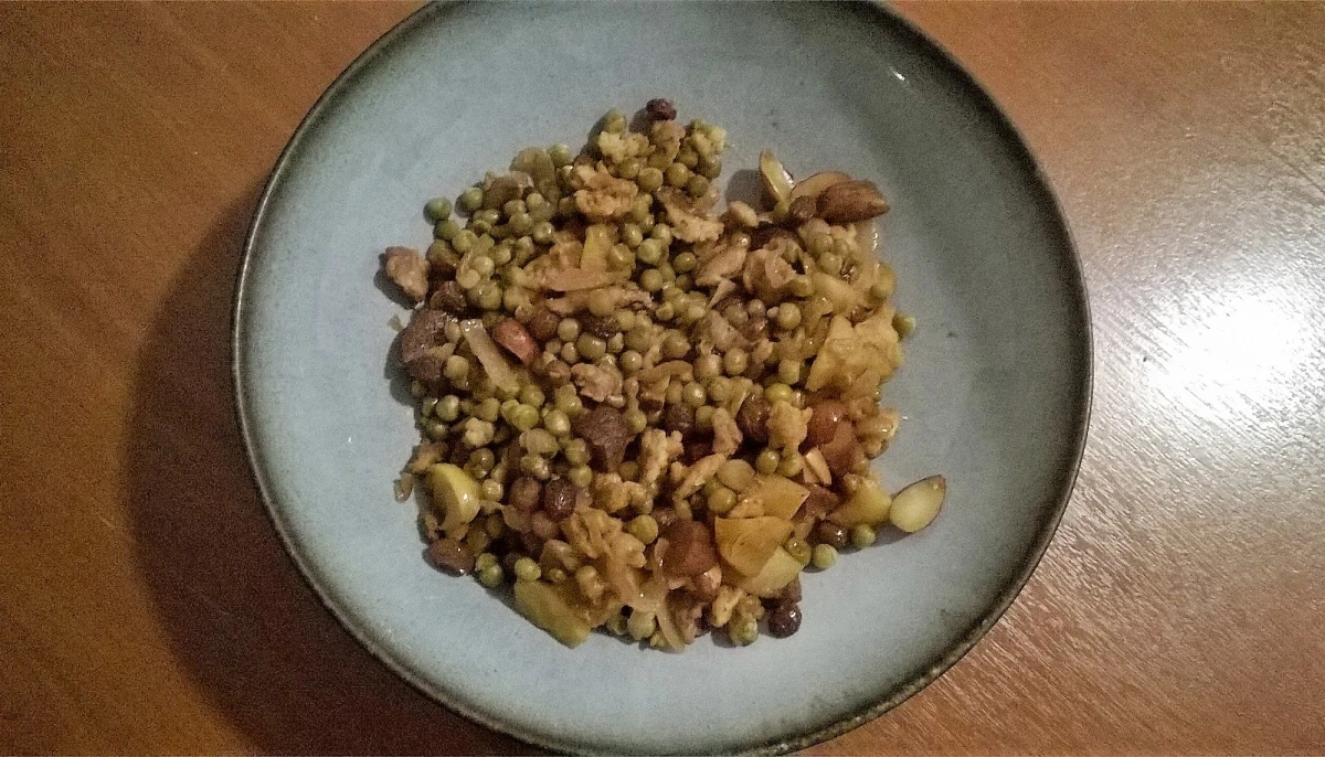 Petits pois aux fruits secs