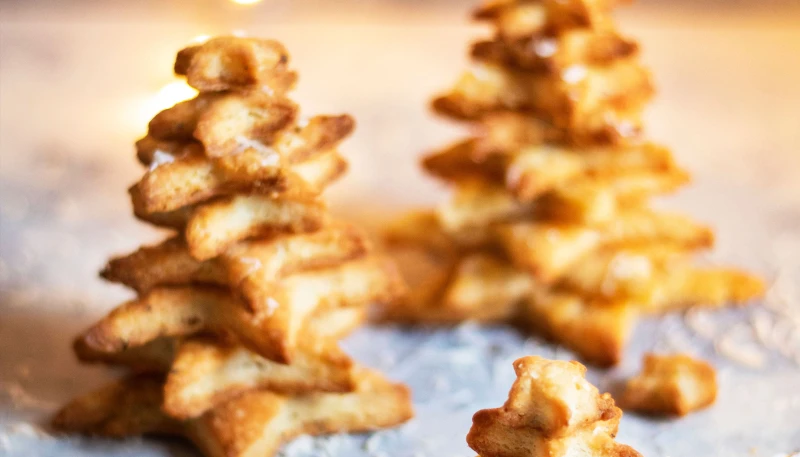 petits sablés au parmesan sous forme d'étoile