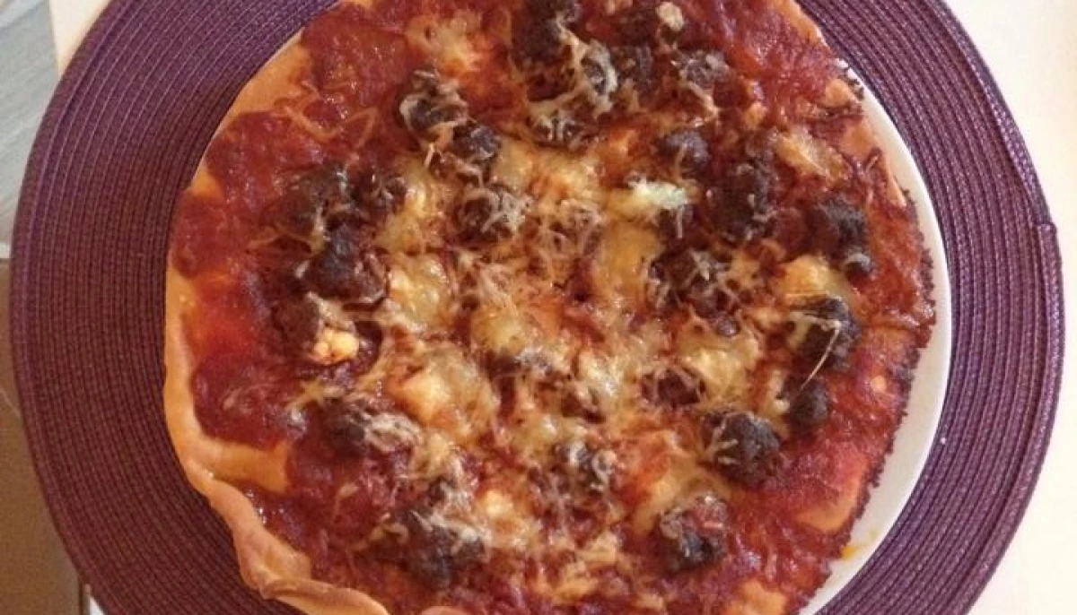 Pizza à la viande de bœuf hachée
