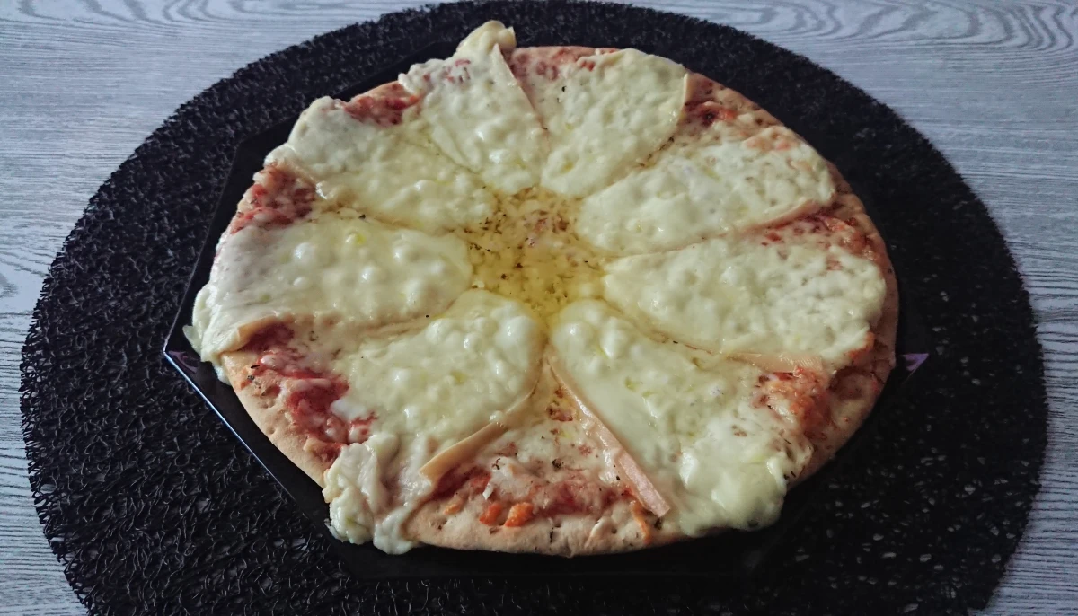 Pizza aux 2 fromages de mon fils