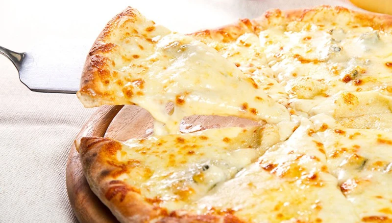 pizza aux 4 Fromages italiens