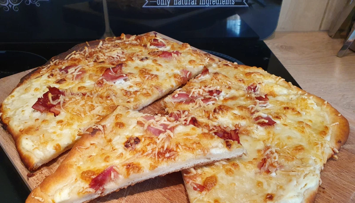 Pizza maison - pâte à la machine à pain