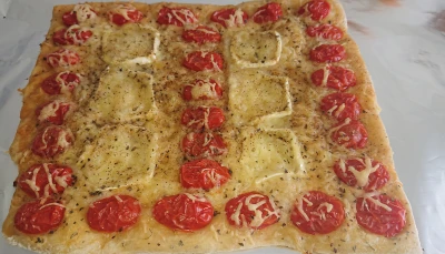 Pizza rapide tomates cerises et chèvre