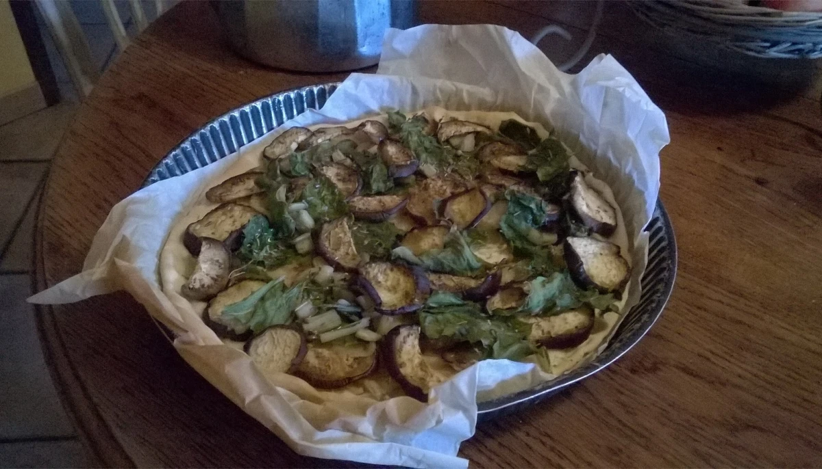 Pizza sucrée aux aubergines grillées et blettes