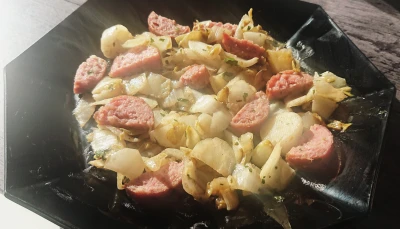 Poêlée d'endives à la saucisse de Morteau