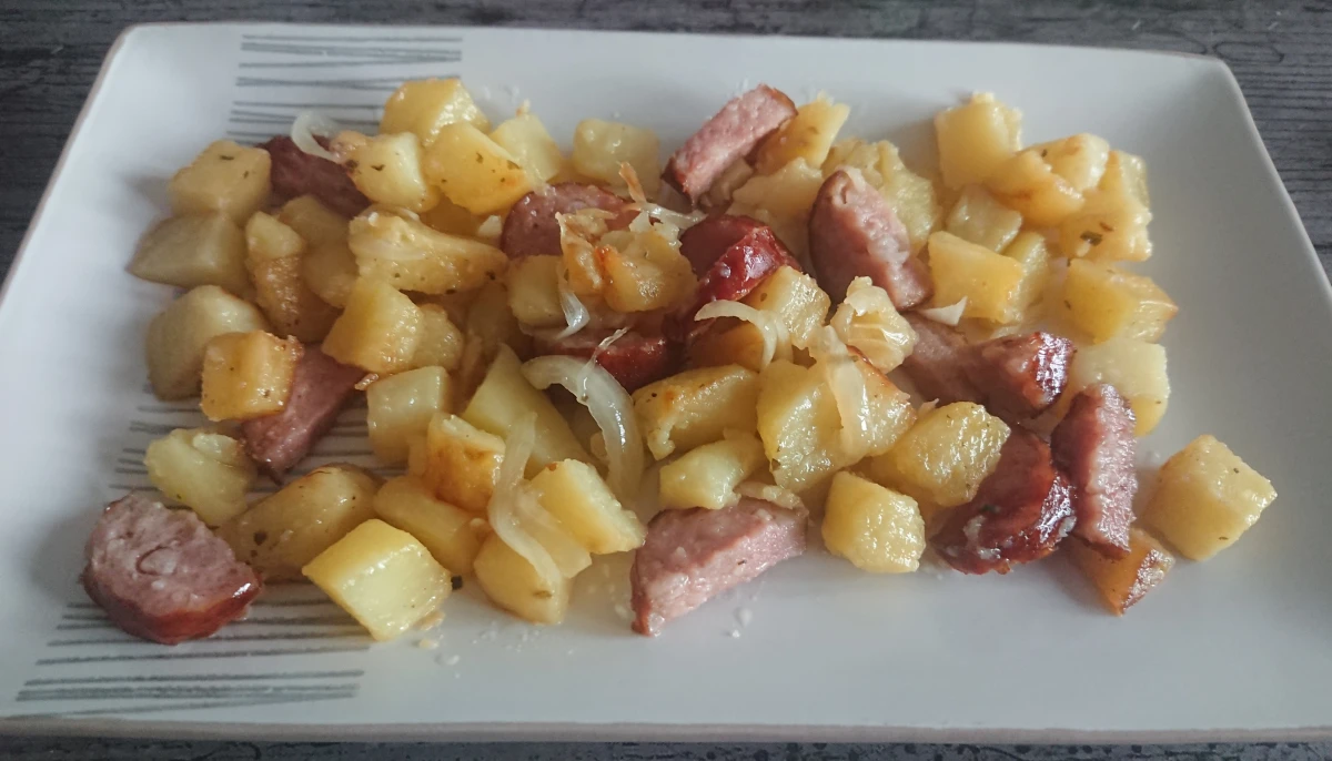 Poêlée maison aux saucisses de Francfort