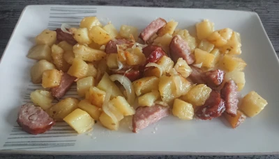 Poêlée maison aux saucisses de Francfort