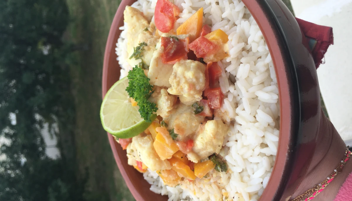Poisson blanc au lait de coco et légumes