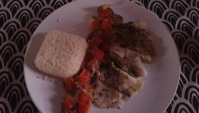 Poisson et petits légumes en papillote