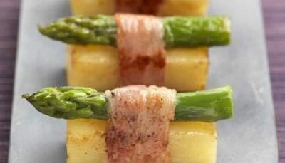 Pomme de terre en sushi d'asperge au lard