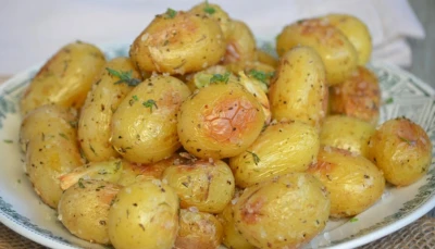 Pommes de terre au four au thym et au romarin