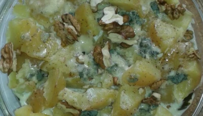 Pommes de terre, poireaux, crème et roquefort