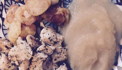 Pommes de terre sautés, blanc de dinde et compote