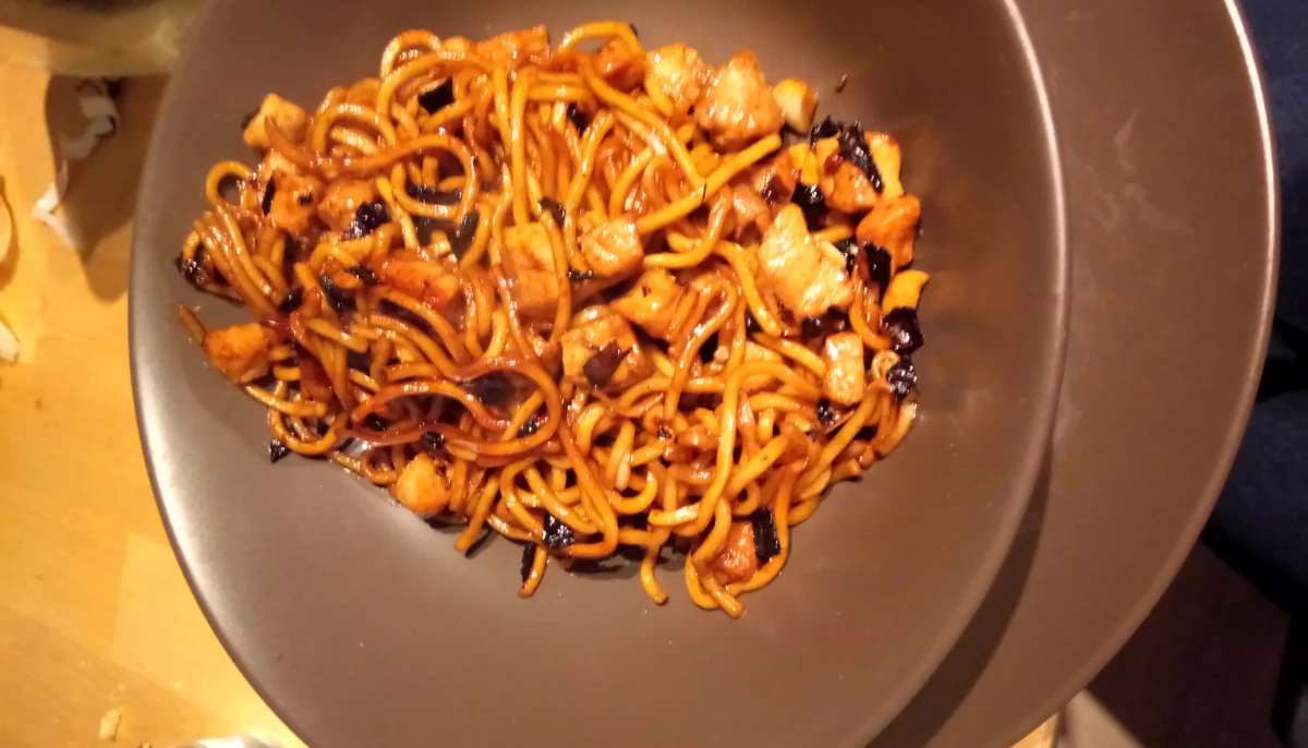 Porc sauté aux nouilles chinoises