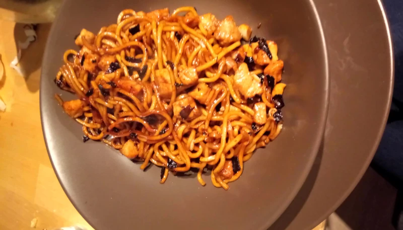 Porc sauté aux nouilles chinoises