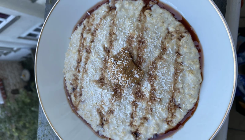 Porridge coco et sirop de dattes 🥥