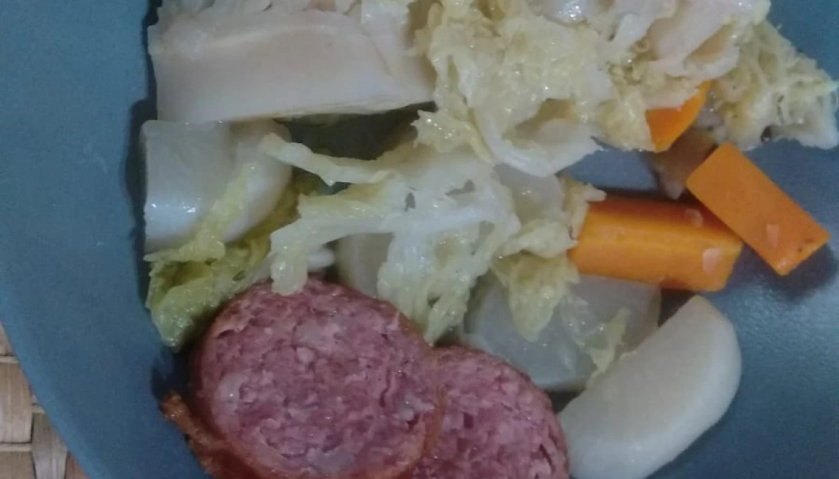 Potée au chou vert et saucisse de Montbéliard