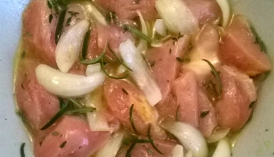 Poulet mariné au citron, miel et herbes