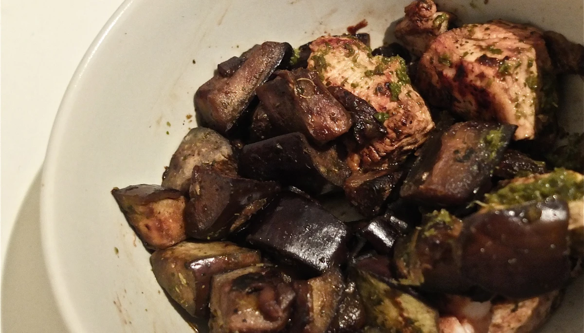 Poulet sauté et aubergines confites au miso