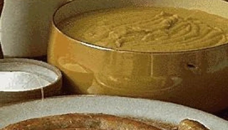 Purée de pois cassés et chipolatas